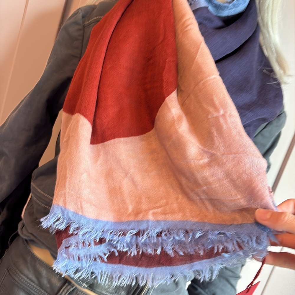 🥰🥰Auth VALENTINO cashmere blend scarf!!!! - Picture 2 of 7